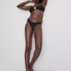Rynkad stringbikinibotten