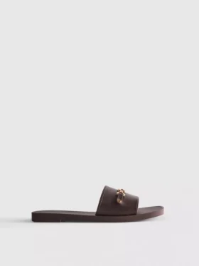 Sandaler i konstläder