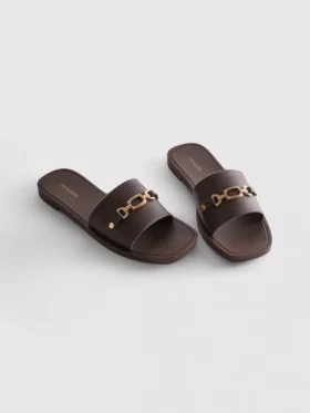 Sandaler i konstläder