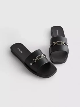 Sandaler i konstläder