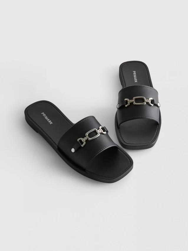 Sandaler i konstläder