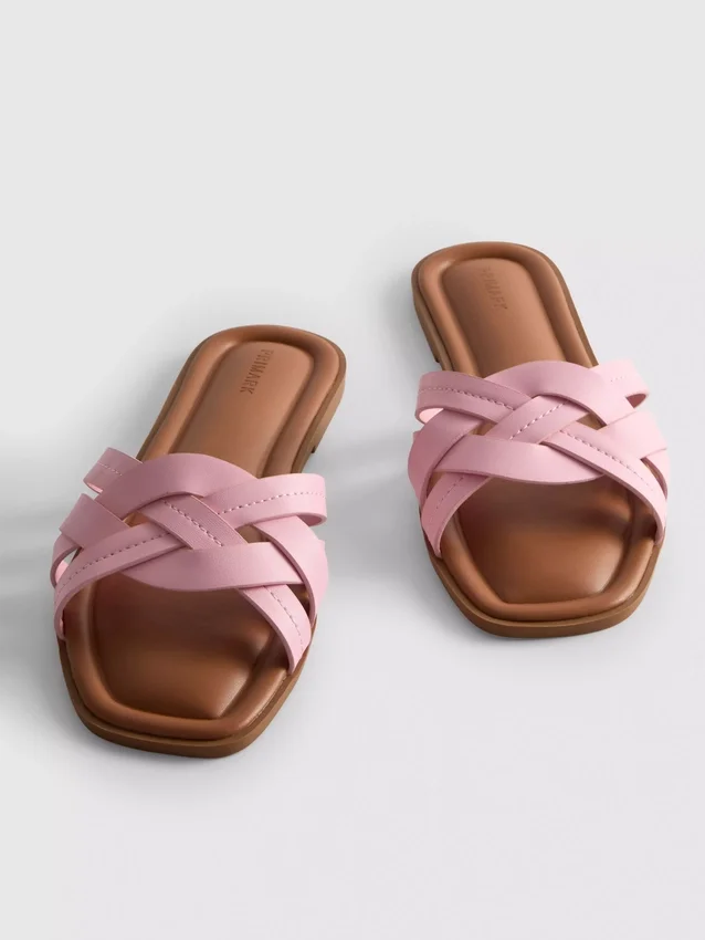 Sandaler i vävt konstläder