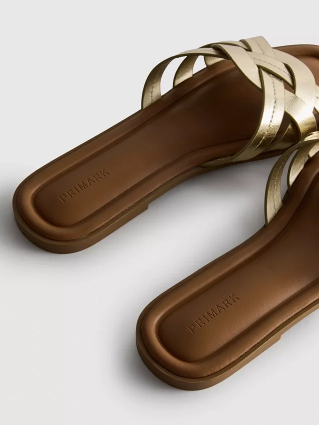 Sandaler i vävt konstläder