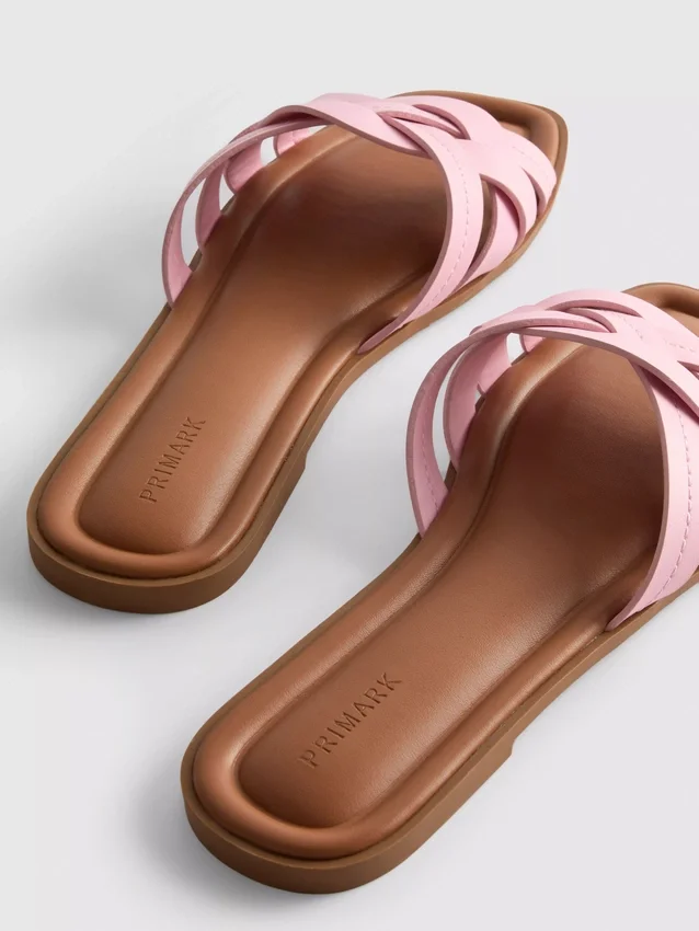 Sandaler i vävt konstläder