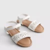 Sandaler med blommönster i laserskuren design