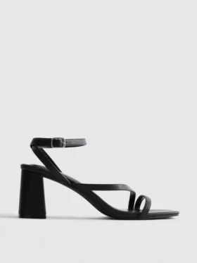 Sandaler med bred passform och blockklack