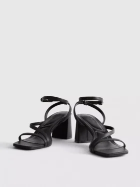 Sandaler med bred passform och blockklack