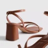 Sandaler med bred passform och blockklack