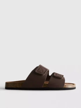 Sandaler med dubbla remmar