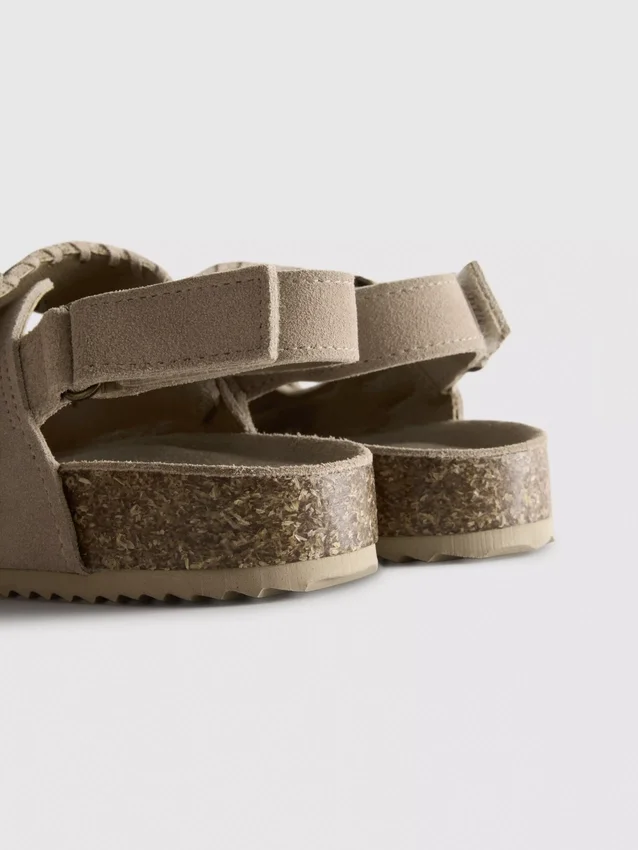 Sandaler med dubbla spännen