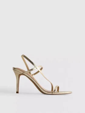 Sandaler med knappt märkbar klackskor