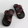 Sandaler med nitar på fotbädden från Paula Echevarría