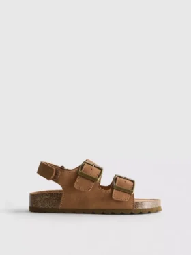 Sandaler med remmar med dubbla spännen