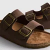 Sandaler med remmar med dubbla spännen