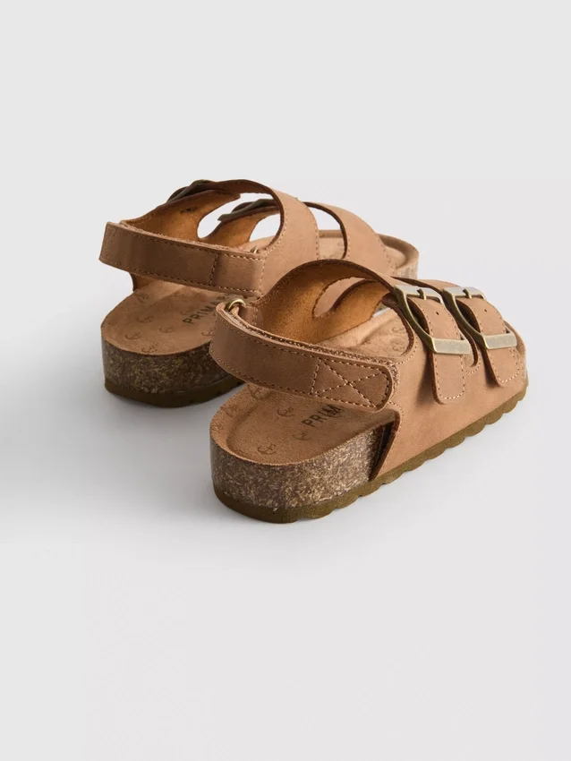 Sandaler med remmar med dubbla spännen