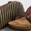 Sandaler med remmar med dubbla spännen