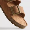 Sandaler med remmar med dubbla spännen