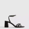 Sandaler med remmar och blockklack