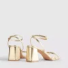Sandaler med remmar och blockklack