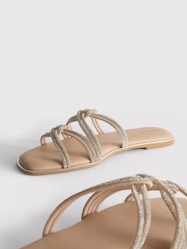 Sandaler med remmar och strass