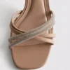 Sandaler med remmar och strass på klacken