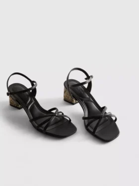 Sandaler med remmar och vävd blockklack