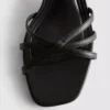 Sandaler med remmar och vävd blockklack