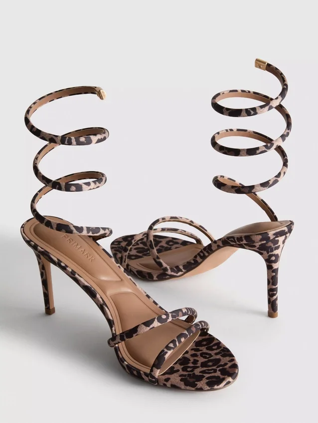 Sandaler med spiralformad klackskor i leopardmönster