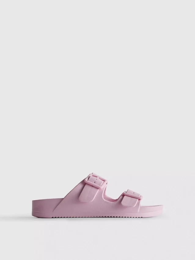 Sandaler med tjock rem och dubbla spännen