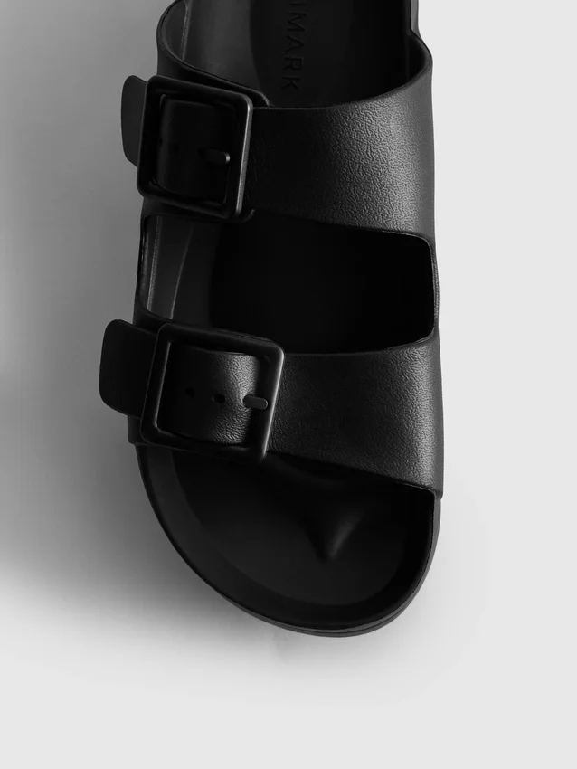 Sandaler med tjock rem och dubbla spännen