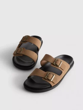 Sandaler med två remmar