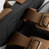 Sandaler med två remmar