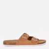 Sandaler med två remmar och spänne