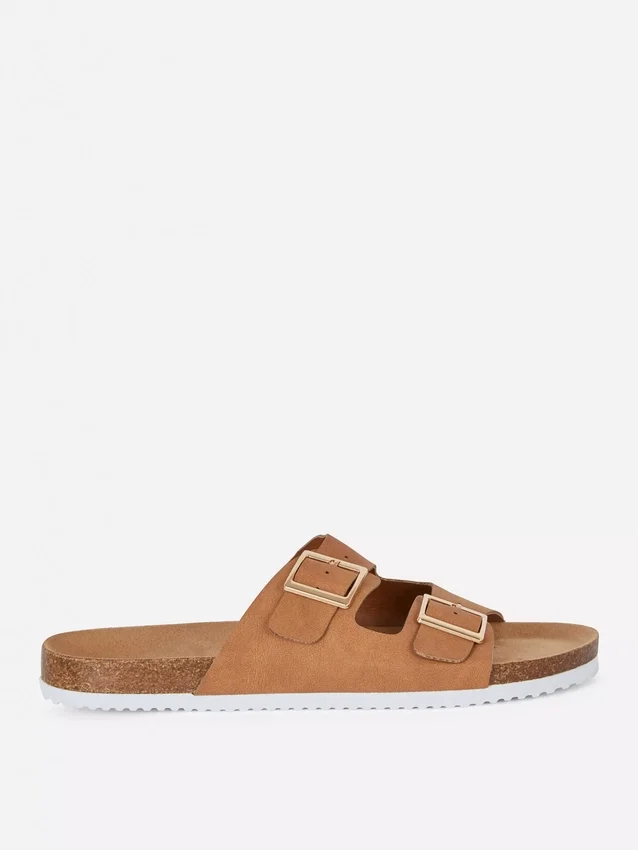 Sandaler med två remmar och spänne