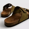 Sandaler med två remmar och tjock sula
