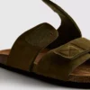 Sandaler med två remmar och tjock sula