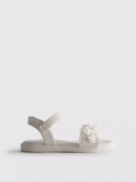 Sandaler med tyllblommor för festliga tillfällen