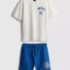 Set bestående av T-shirt och shorts