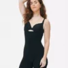 Shapewear bodysuit med öppen byst och längd till mitten av låret