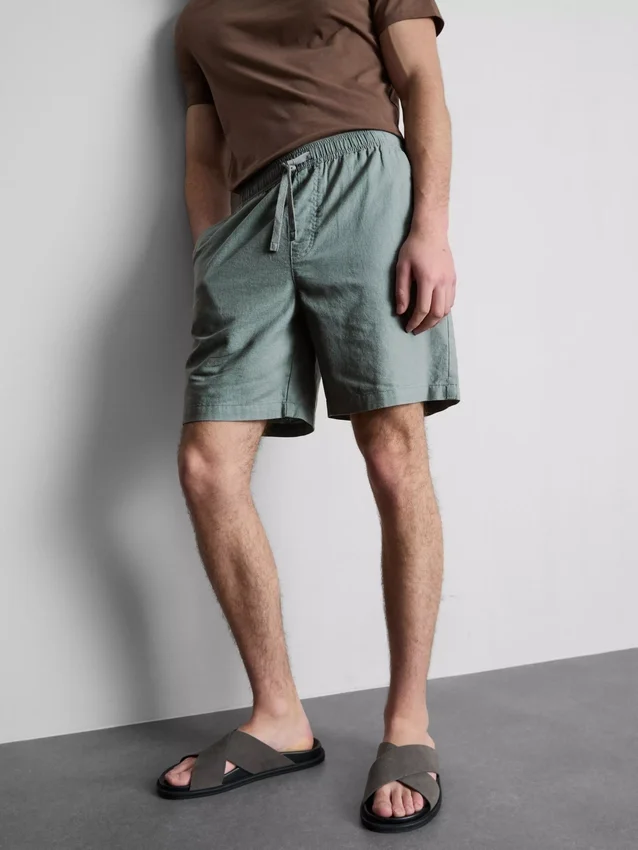 Shorts i linneblandning med dragsko