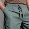 Shorts i linneblandning med dragsko