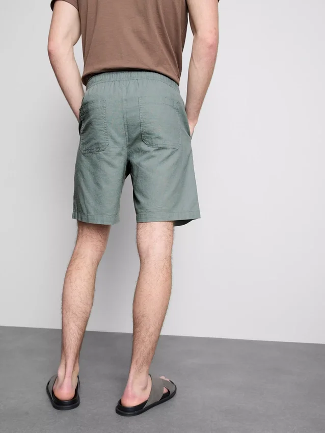 Shorts i linneblandning med dragsko