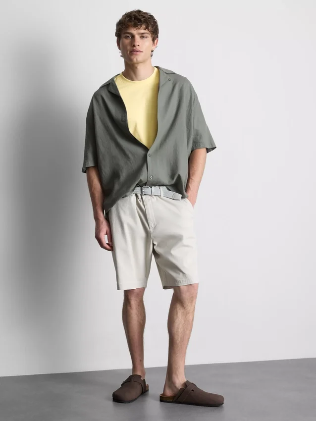Shorts med kort ärm i normal passform