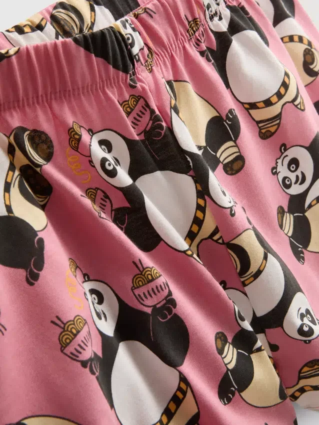 Shorty-pyjamasar med motiv från Kung Fu Panda