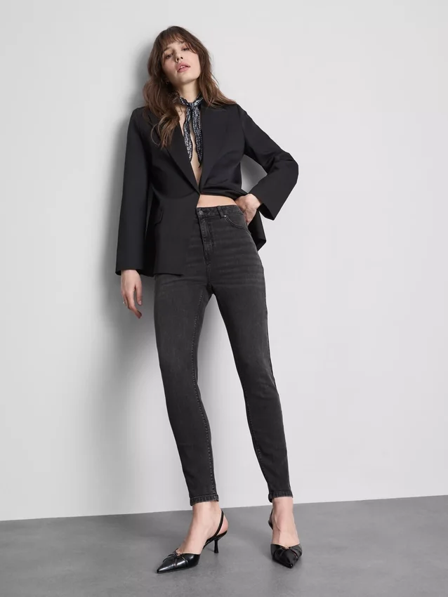 Skinny jeans i bomullsrik denim