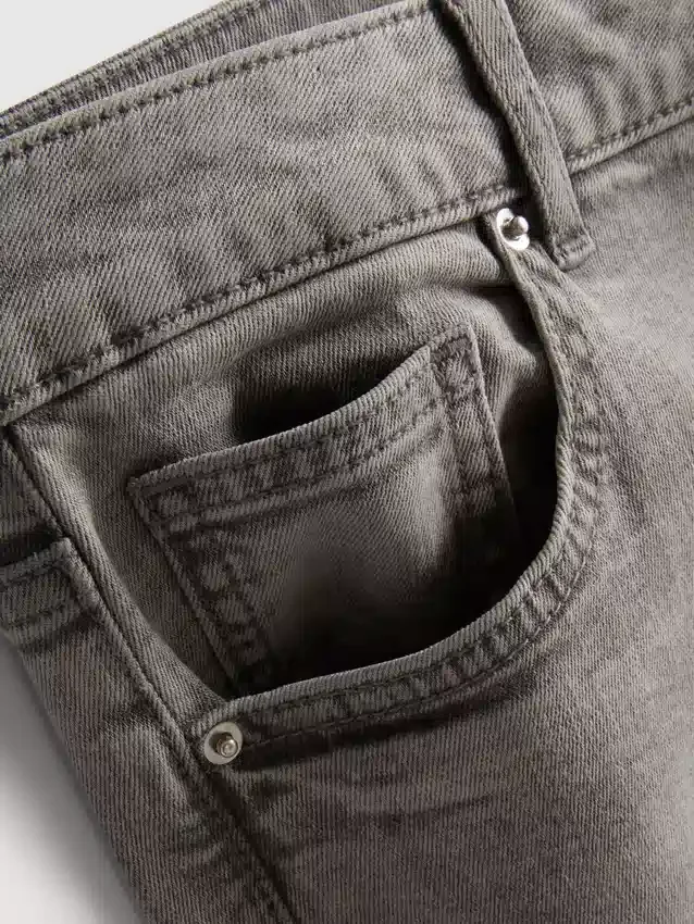 Skinny jeans i bomullsrik denim