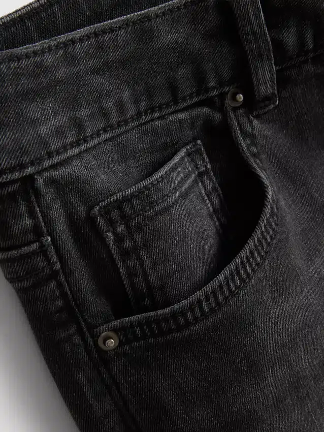 Skinny jeans i bomullsrik denim