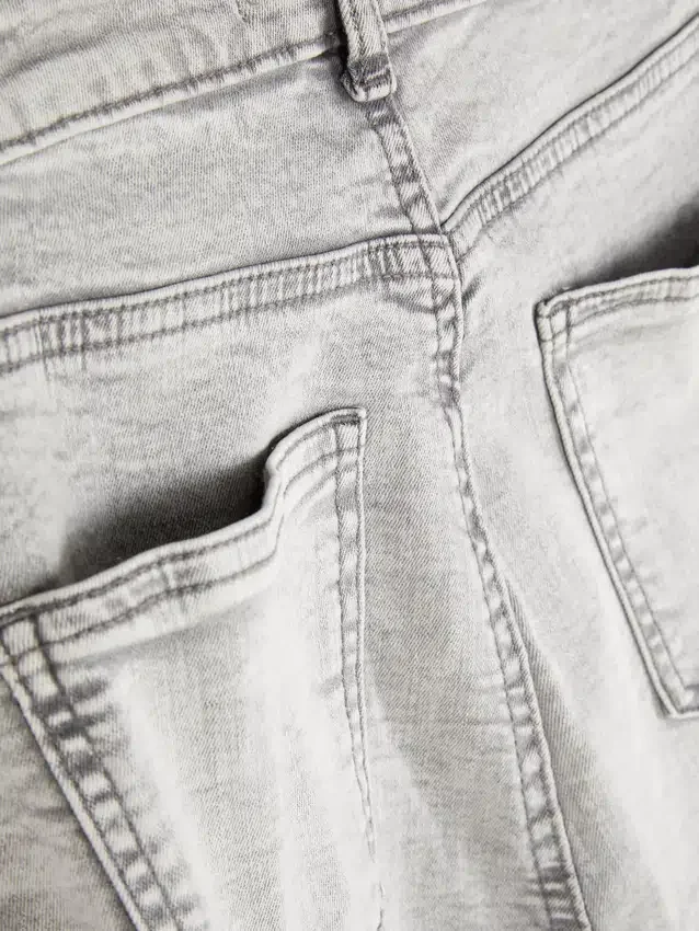 Skinny jeans med hög midja