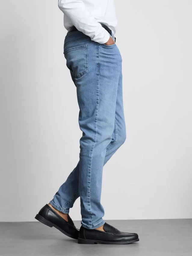 Skinny jeans med medelhög midja