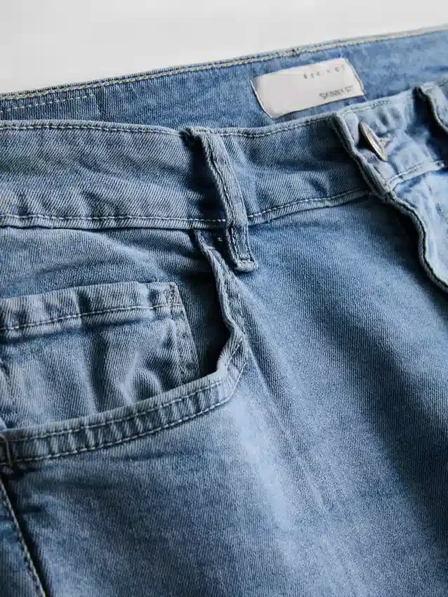Skinny jeans med medelhög midja